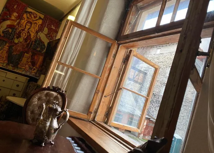 Medieval Old Town Unit With Sauna 아파트