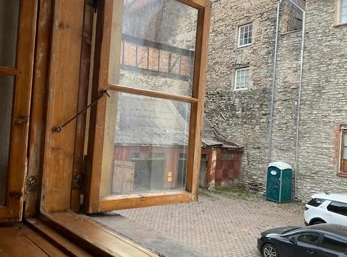 아파트 Medieval Old Town Unit With Sauna