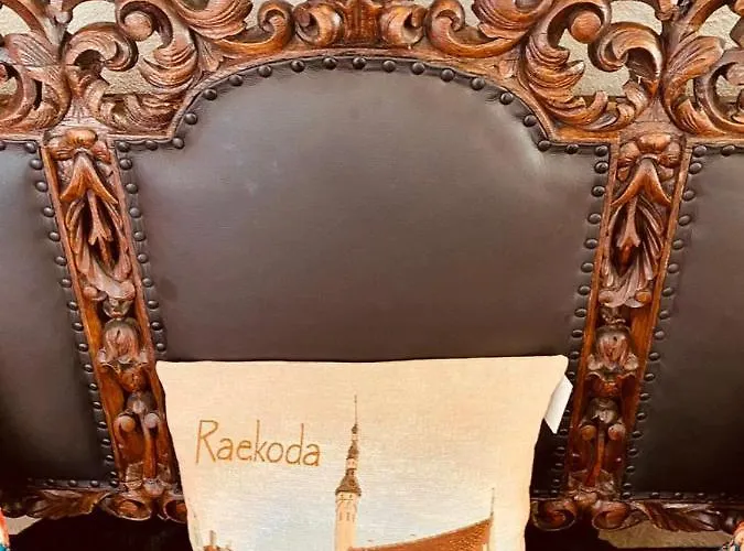 Medieval Old Town Unit With Sauna Apartamento